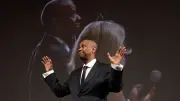 Denzel Washington revela su mantra de vida: 'Si rezas por lluvia, lidia con el barro'