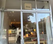 Diosa Café: Un Refugio Urbano Donde el Chai y los Amasijos Dialogan con el Diseño Minimalista