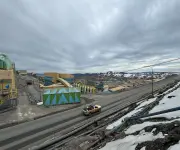 Ecuador aprueba reforma minera para atraer inversión, genera críticas ambientales