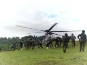 Ejército de Ecuador captura a nueve disidentes de las FARC en frontera con Colombia