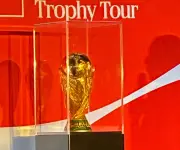 El Trofeo del Mundial 2026 llega a Bogotá y evoca la memoria histórica del fútbol