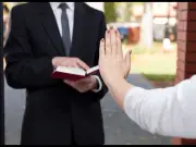 Exmiembros de Testigos de Jehová revelan restricciones y batallas legales en nueva docuserie