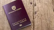Gobierno de Petro presenta nuevo pasaporte colombiano con diseño histórico y alta seguridad