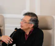 Gobierno plantea inversiones forzosas a bancos durante emergencia económica