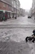 Granizada intensa causa hundimiento vial y emergencias en múltiples puntos de Bogotá