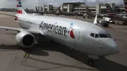 Hallan agujero de bala en avión de American Airlines en el aeropuerto de Medellín