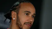 Hamilton exige igualdad en la Fórmula 1 tras polémicos test de pretemporada en Baréin