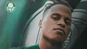 Hinchas de Fluminense queman banderas de Jhon Arias tras fichaje con Palmeiras