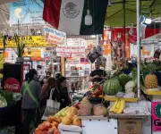 Inflación de México se acelera en enero, respaldando pausa monetaria del Banco Central