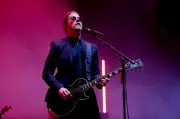 Interpol, The Killers y The Hives: el traje como armadura del rock en el Estéreo Pícnic