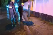 Inundaciones en Pacho por lluvias intensas activan respuesta de bomberos en barrios y veredas