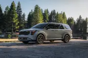 Kia Carnival Híbrida 2026: Potencia, tecnología y eficiencia en Colombia