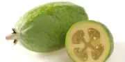 La feijoa: más que una fruta aromática, un tesoro nutricional y cultural de Colombia