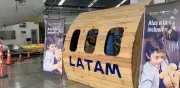 Latam Airlines Colombia realiza práctica de embarque inclusiva para personas con autismo