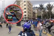 Manifestaciones de recicladores paralizan centro de Bogotá y afectan sistema Transmilenio