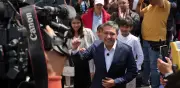 Mauricio Lizcano oficializa candidatura presidencial con plan 'Familia' y 1,8 millones de firmas