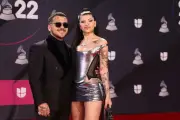Nuevo sencillo 'Rosita' reaviva polémica entre Christian Nodal y Cazzu con frase controversial