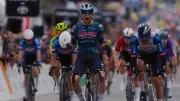 Paul Magnier gana esprint inaugural de Vuelta al Algarve, Santiago Mesa lidera colombianos