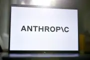 Pentágono exige a Anthropic eliminar ética de su IA Claude para uso militar total