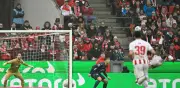 Ragnar Ache marca golazo de chilena en la Bundesliga que aspira al Premio Puskás