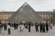 Red de fraude en el Louvre: detienen a empleados por venta de entradas falsas