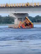 Remolcador impacta pilar del Puente Guillermo Gaviria Correa en Barrancabermeja