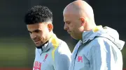 Técnico del Liverpool confiesa que extraña a Luis Díaz y explica su salida del club inglés