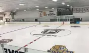 Tiroteo en pista de hockey deja niña muerta y heridos en Rhode Island
