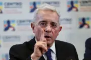 Uribe Vélez aclara su posición sobre el salario mínimo tras suspensión del decreto