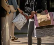 Ventas minoristas en EE.UU. se estancan inesperadamente tras temporada navideña