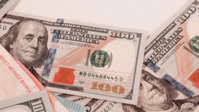 Dólar cierra con caída inesperada este 4 de marzo de 2026: conozca los precios exactos