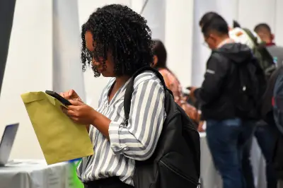 Aumento del salario mínimo de 2026 ya afecta generación de empleo formal en Colombia