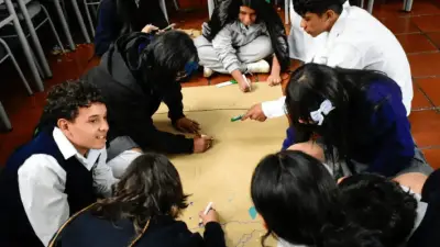 Bogotá abre cursos gratuitos para jóvenes desde 14 años en marketing y gastronomía