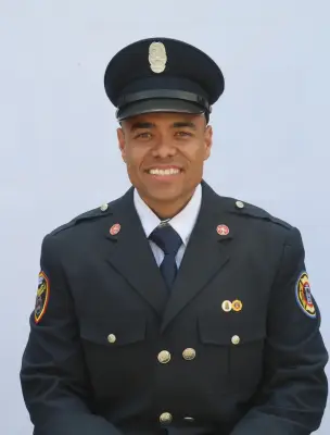 Bombero fallece atrapado en incendio de gran magnitud en Medellín