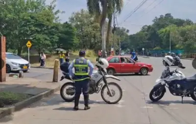 Cali activa desvíos por bloqueos en Siloé: protestas por falta de agua afectan movilidad