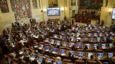 Cambio Radical convoca cumbre clave para definir apoyo presidencial entre congresistas