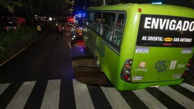 Cierre total en Avenida El Poblado de Medellín por emergencia de quebrada La Presidenta