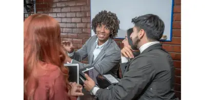 Compensar amplía red de formación empresarial con tres nuevas universidades para impulsar productividad