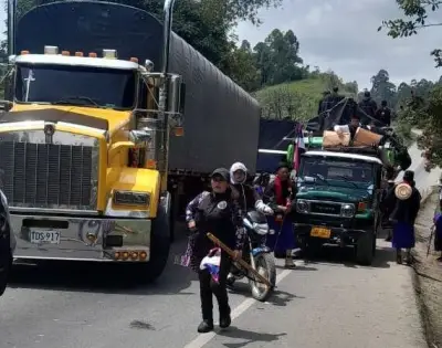 Comunidades Misak bloquean la Panamericana en Cauca exigiendo diálogo por territorio ancestral