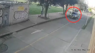 Conductor atropella a ciclista en Bogotá y huye sin prestar asistencia médica