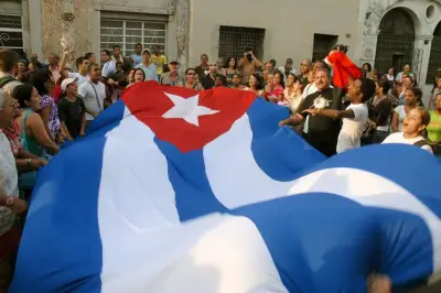 Cuba excarcela a 14 presos políticos tras diálogo con EE.UU. y mediación vaticana