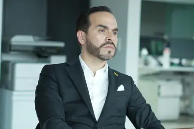 De la Espriella rechaza apoyos de partidos tradicionales en primera vuelta presidencial