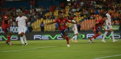 DIM vence al América con doblete de su zaguero Ortiz y mantiene viva su esperanza en Liga BetPlay