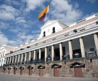 Ecuador propone que empresas donen casas en lugar de pagar impuesto a la renta