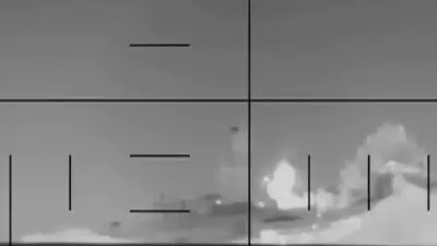 EE.UU. hunde buque iraní con torpedo en histórico ataque naval en el Índico