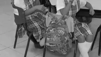 Escuelas convertidas en campos de batalla: docentes recogen casquillos y aulas usadas para necropsias