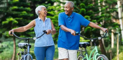 Estudio de Yale revela que actitud positiva mejora memoria y movilidad en adultos mayores