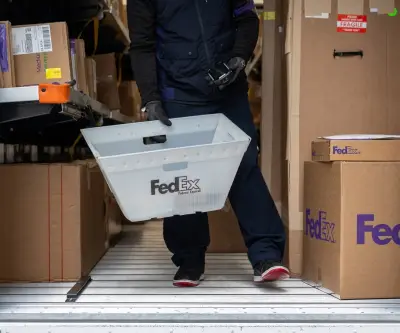FedEx eleva pronóstico anual pese a guerra en Irán y volatilidad energética