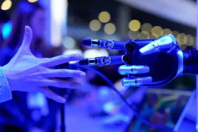 Honor presenta máquina para jugar piedra, papel o tijera en el Mobile World Congress 2026