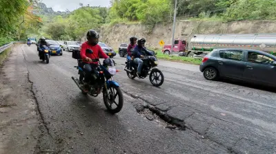 Ingenieros y Gobernación exigen reparación urgente de vías críticas en Santander